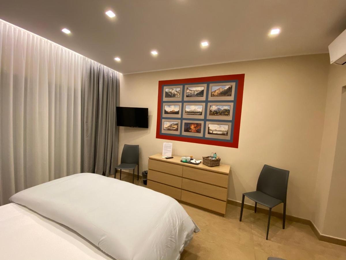 Mdc Luxury Rooms Napoli Esterno foto