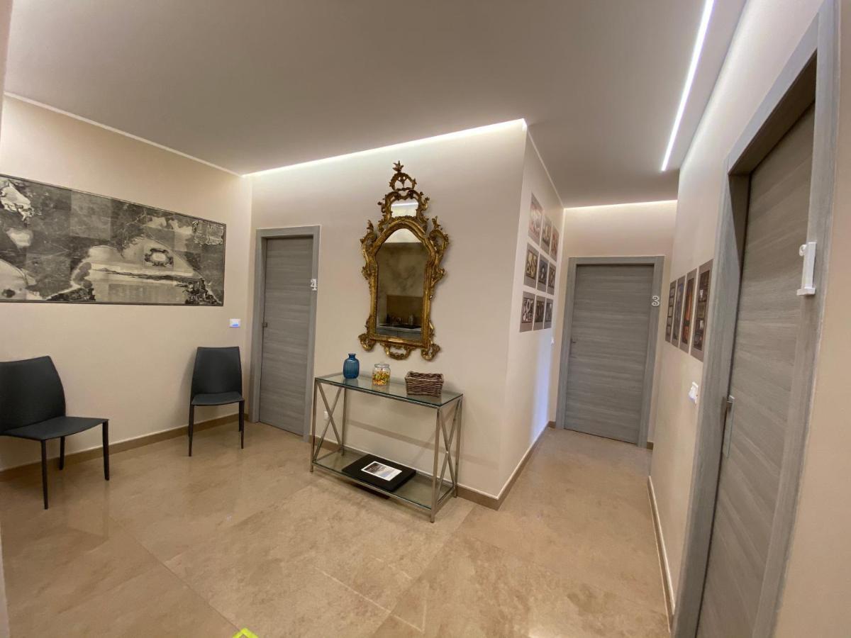 Mdc Luxury Rooms Napoli Esterno foto