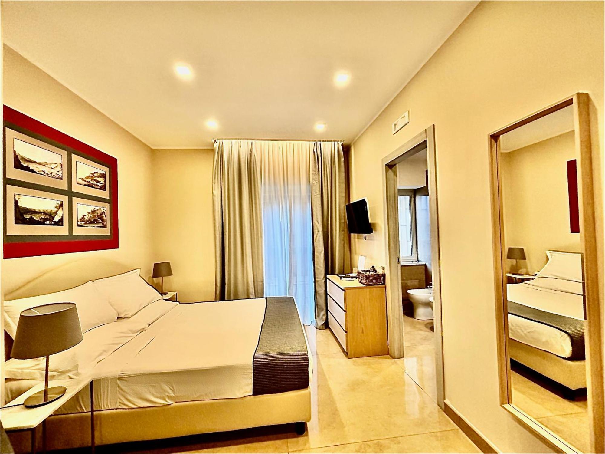 Mdc Luxury Rooms Napoli Esterno foto