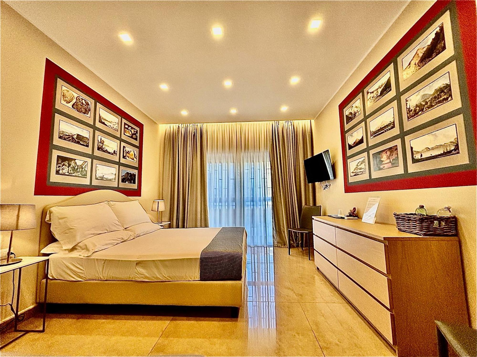 Mdc Luxury Rooms Napoli Esterno foto