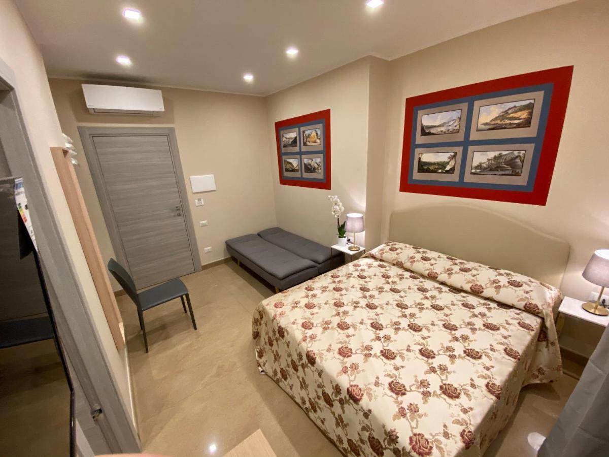 Mdc Luxury Rooms Napoli Esterno foto
