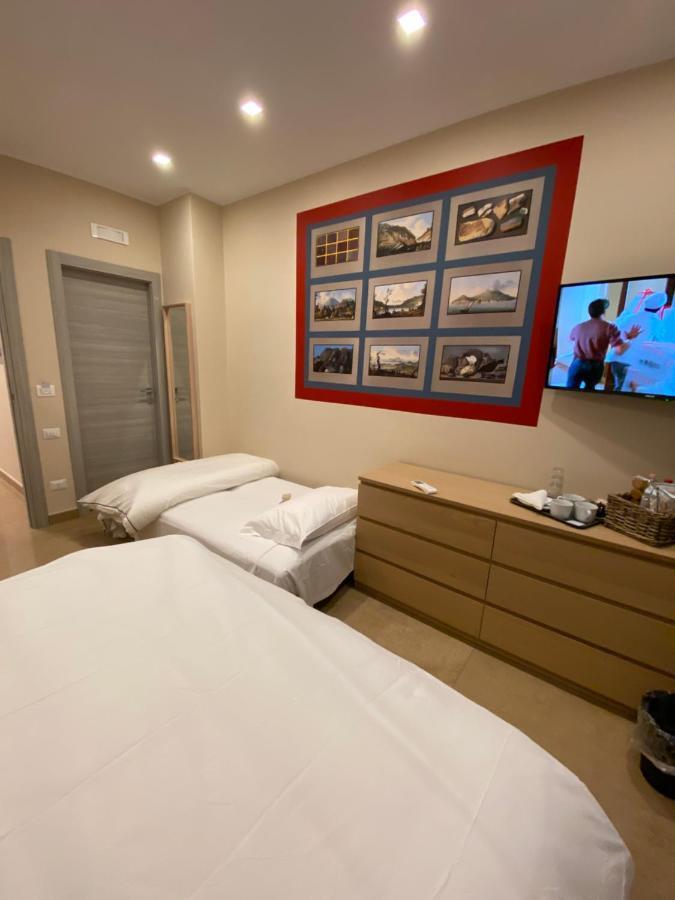 Mdc Luxury Rooms Napoli Esterno foto